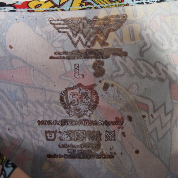 Wonder Woman Comic Art V-Neck Scrubs Top Size M/L - Picture 6 of 10